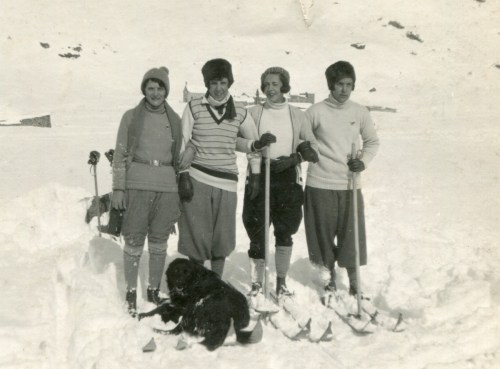 Blog Ati, Ma. Teresa (Mata) y dos amigas